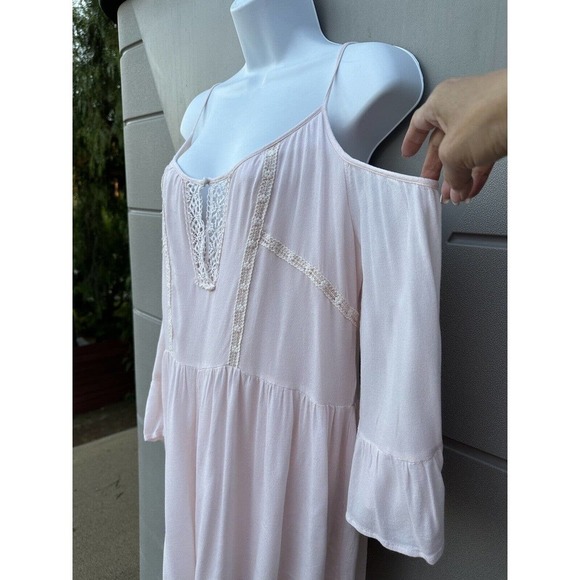 Lush Women Light Pink Cold Shoulder Romper crochet Inserts Sz M - Picture 4 of 9